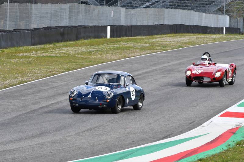 A Les Loges-en-Josas révision porsche classic ancienne et collection avant ou après les 24 heures du Mans